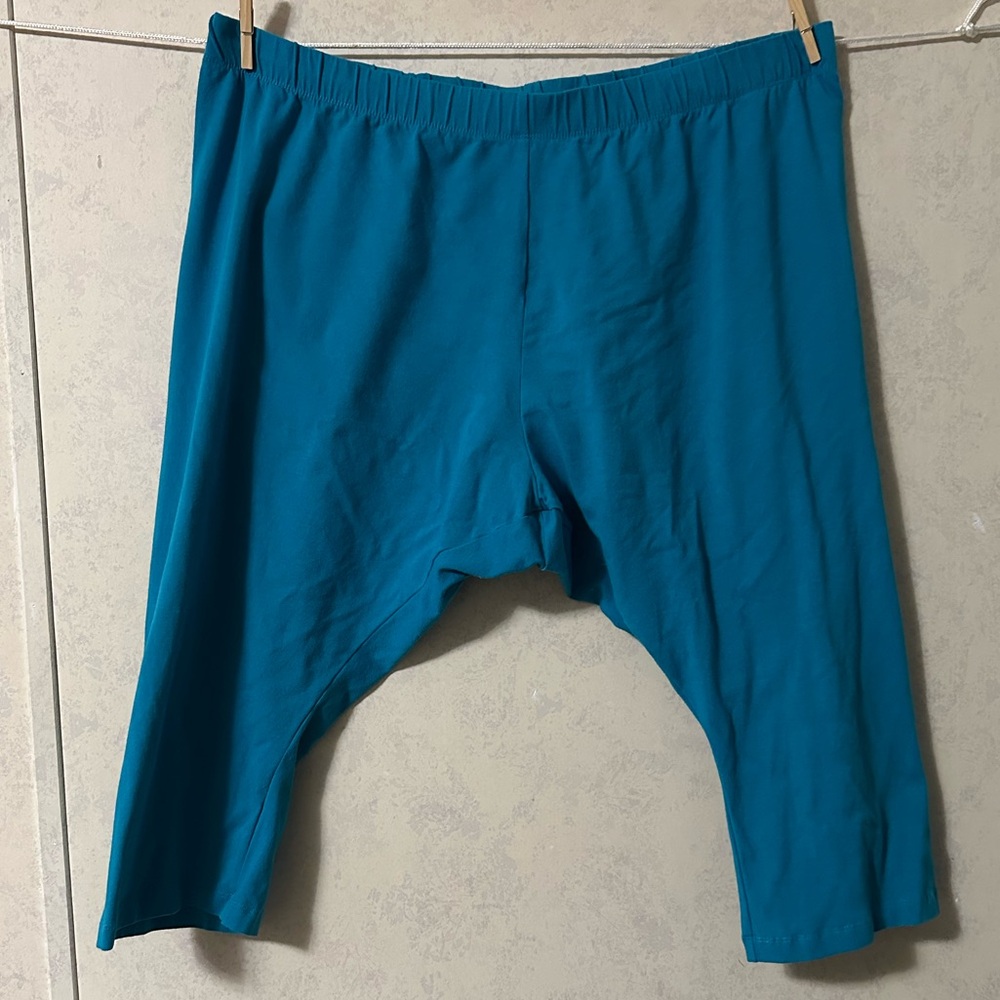 Roaman's Blue Capri Pants for Effortless Style